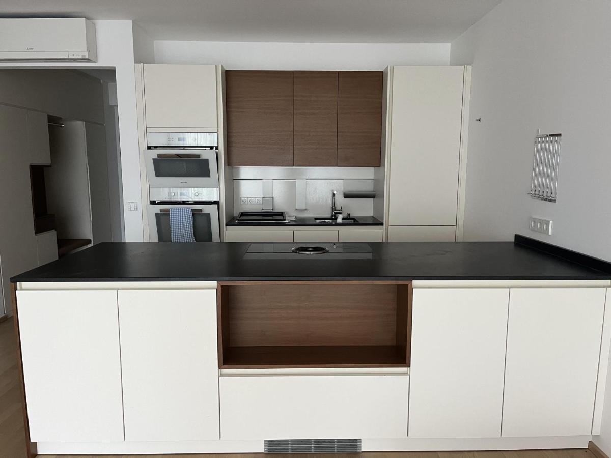 Luxusappartement Mit Garage Im Zentrum Винер Нойщат Екстериор снимка