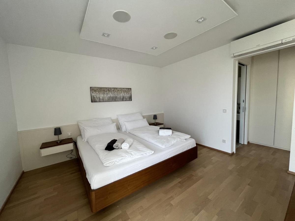Luxusappartement Mit Garage Im Zentrum Винер Нойщат Екстериор снимка
